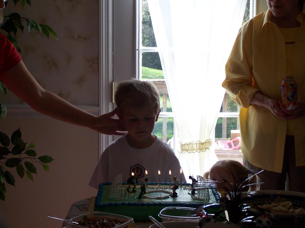 Matt 6th bday 035.jpg